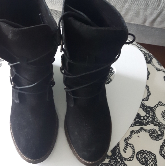 Skechers Suede Wedge Booties 7.5 - Picture 2 of 6